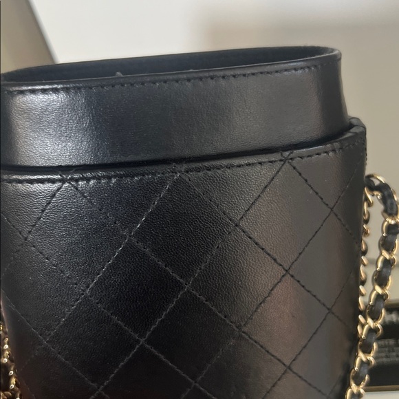 Chanel Chain around leather crossbody bag - Picture 9 of 12